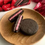 Meiji Rich Epres Csokoládés Szendvics Sütemény 96g