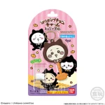 Bandai Chiikawa Black Cat Lolli Choco Charm Medál Rágógumival 1.5g (Véletlenszerű)